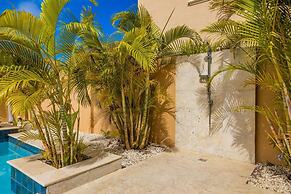 4BR Villa Gold Coast w Pool