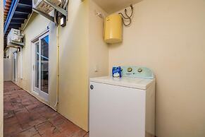 Great Cozy Comfortable Central 2BR 2BA w Pool