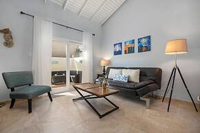 Great Cozy Comfortable Central 2BR 2BA w Pool