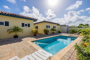 Great Cozy Comfortable Central 2BR 2BA w Pool