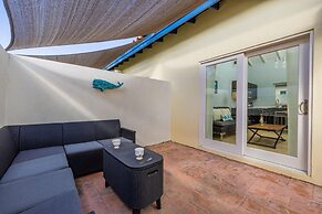 Great Cozy Comfortable Central 2BR 2BA w Pool