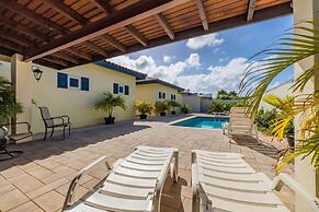 Great Cozy Comfortable Central 2BR 2BA w Pool