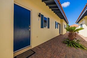 Great Cozy Comfortable Central 2BR 2BA w Pool