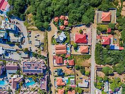 Great Cozy Comfortable Central 2BR 2BA w Pool