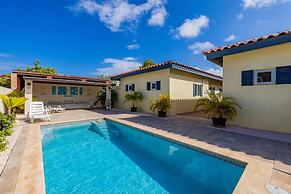 Great Cozy Comfortable Central 2BR 2BA w Pool