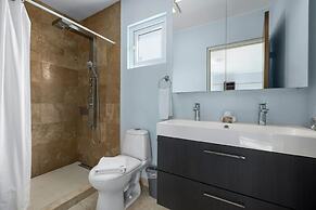 Great Cozy Comfortable Central 2BR 2BA w Pool