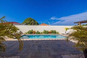 Great Cozy Comfortable Central 2BR 2BA w Pool