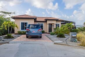 3BR Villa Central Location Private Pool Patio