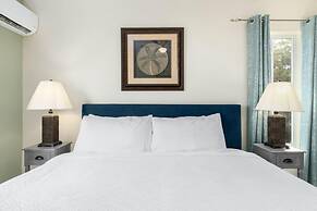 3BR Villa Central Location Private Pool Patio