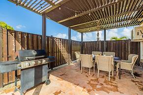 3BR Villa Central Location Private Pool Patio