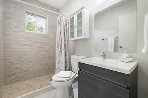 3BR Villa Central Location Private Pool Patio