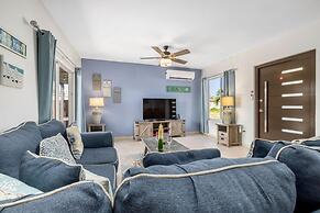 3BR Villa Central Location Private Pool Patio