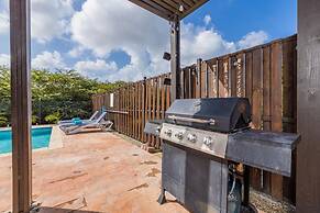 3BR Villa Central Location Private Pool Patio