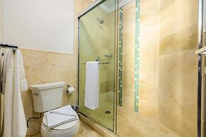 One Bedroom Condo w Amazing Views Luxurycomplex