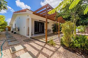 NEW 4br3ba Villa Near Eagle Beach w Private Pool