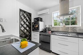 NEW 4br3ba Villa Near Eagle Beach w Private Pool