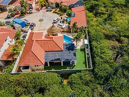 NEW Villa - Beautiful 3BR 2BA With Private Pool