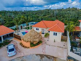 NEW Villa - Beautiful 3BR 2BA With Private Pool