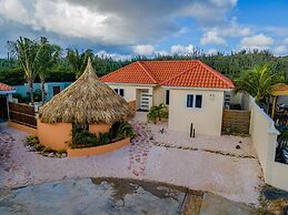 NEW Villa - Beautiful 3BR 2BA With Private Pool