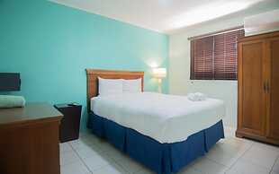 Quiet Cozy Central Close to the Beach Pool