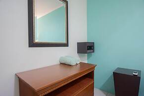 Quiet Cozy Central Close to the Beach Pool