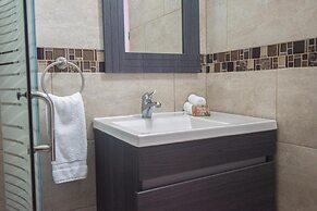 Quiet Cozy Central Close to the Beach Pool