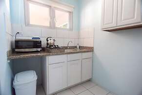 Quiet Cozy Central Close to the Beach Pool