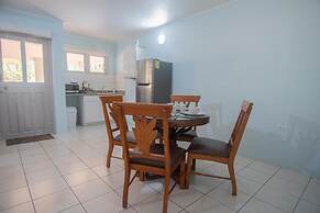 Quiet Cozy Central Close to the Beach Pool