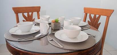 Quiet Cozy Central Close to the Beach Pool