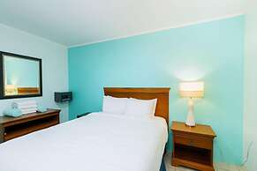 Amazing 2BR 1BA w Pool Close to the Beach BBQ