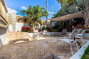 Amazing 2BR 1BA w Pool Close to the Beach BBQ