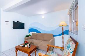 Amazing 2BR 1BA w Pool Close to the Beach BBQ