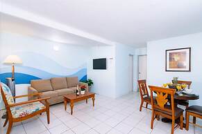 2BR 1BA Ground Level in the Heart of Aruba Pool