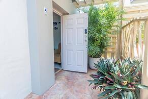 Sunny Pool Haven in the Heart of Aruba Pool BBQ