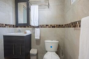 Sunny Pool Haven in the Heart of Aruba Pool BBQ