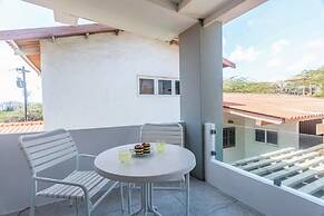 Sunny Pool Haven in the Heart of Aruba Pool BBQ