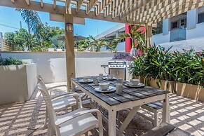 Sunny Pool Haven in the Heart of Aruba Pool BBQ