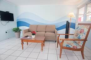 Cozy Central Quiet Close to the Beach Pool