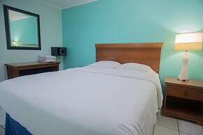 Cozy Central Quiet Close to the Beach Pool