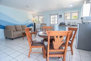 Cozy Central Quiet Close to the Beach Pool