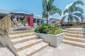 Cozy Central Quiet Close to the Beach Pool