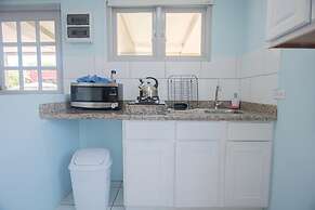 Cozy Central Quiet Close to the Beach Pool