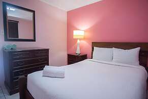 Relaxing Central Bright Shared Pool Garden