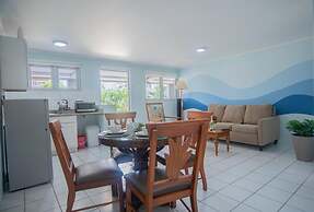 Relaxing Central Bright Shared Pool Garden