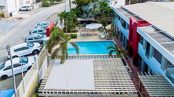 Relaxing Central Bright Shared Pool Garden