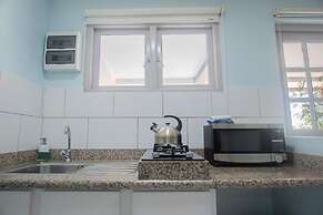 Relaxing Central Bright Shared Pool Garden