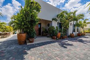 2BR Private Pool Outdoordining Amazing Gardens