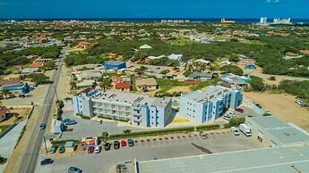 Ground Level Condo 2BR 2BA w Pool Access Gym