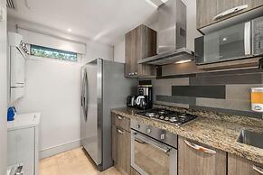 Ground Level Condo 2BR 2BA w Pool Access Gym