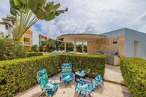 Ground Level Condo 2BR 2BA w Pool Access Gym